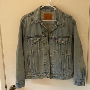 Levi boyfriend denim jacket (size small)